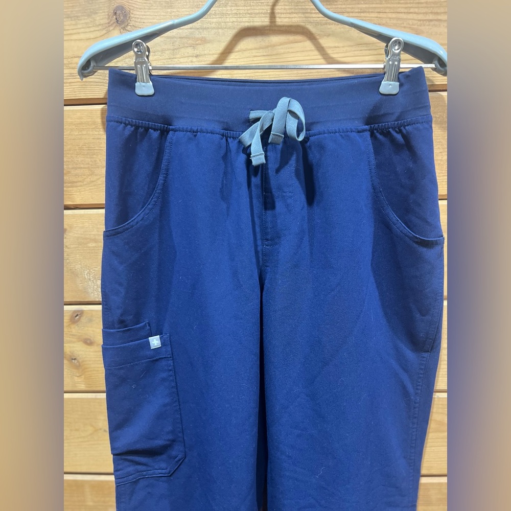 FIGS Matching Set Bellery Scrub Jacket + Kade Pants Set — Navy — Women’s Small - Picture 14 of 16